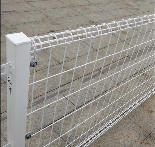 Konstrukcja Ogrodzenie ogrodowe z podwójnego koła 4,5 mm z drutu spawanego 0