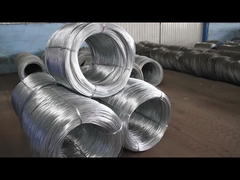 Jak wytwarzane są kolorowe ogrodzenia zabezpieczające krawędzie?