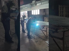 Sieć jest spawana do ramy