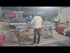 Wideo produkcji tymczasowego ogrodzenia w stylu ogrodzenia łańcuchowego