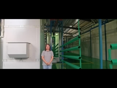 kwadratowy słup pokryty proszkiem