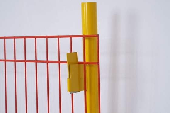 Żelazne bariery ochronne z powłoką PCV Tymczasowe ściany / wały z siatki