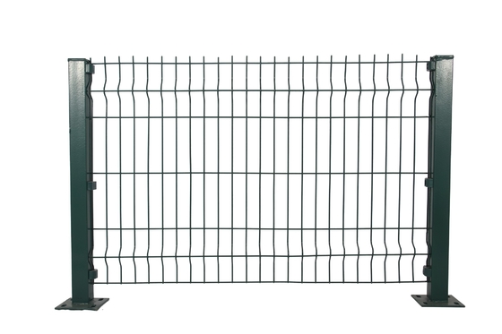 Galwanizowane metalowe ogrodzenie 3D z zakrzywionej siatki drucianej powlekane Pvc dla farmy ogrodowej