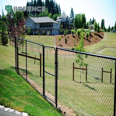 Tennis Court Galwanizowany Chainlink Ogrodzenie Cyclone Wire Diamond Mesh Czarny Pvc powlekany 6ft 8ft Mesh Otwarcie 50*50mm
