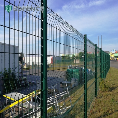 Łatwa instalacja Ogród Bezpieczeństwo obwód Niestandardowy 3D zakrzywiony żelazny siatki drutu Ogrodzenie w kształcie brzoskwiniowy Post Ogrodzenie