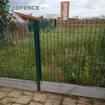 Łatwa instalacja Ogród Bezpieczeństwo obwód Niestandardowy 3D zakrzywiony żelazny siatki drutu Ogrodzenie w kształcie brzoskwiniowy Post Ogrodzenie