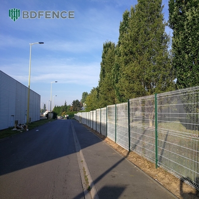 4 X 4 Ogród zewnętrzny Metalowe ogrodzenie 3D Zasowana sieć drutu 3D Ogród z drutem stalowym o niskiej zawartości węgla