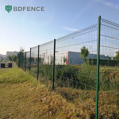 4 X 4 Ogród zewnętrzny Metalowe ogrodzenie 3D Zasowana sieć drutu 3D Ogród z drutem stalowym o niskiej zawartości węgla