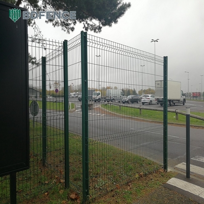 Drut Dia 5mm Metal Mesh Ogrodzenie RAL 6005 Green Powder Coated 3D Ogrodzenie Panel Trójkąta Ogrodzenie zgięte Ogrodzenie dla placu budowy