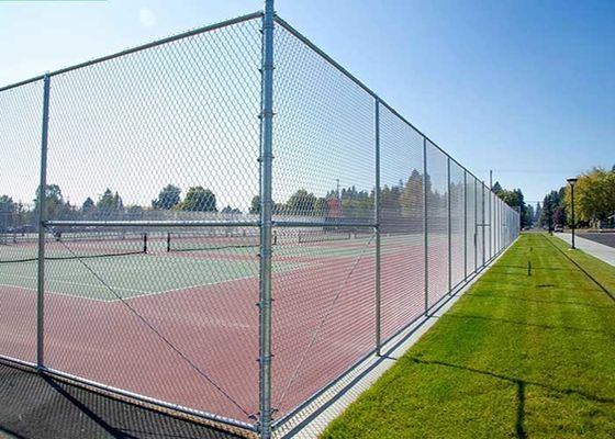 Ogrodzenie z siecią łańcuchową z żelazną siatką sieciową o rozmiarze siatki 60x60 mm i średnicy drutu 3 mm