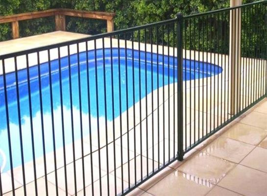 Wysokiej wytrzymałości ramy żelaza Palisade Tubular Fence Ogrodzenie zabezpieczenia Panel kwadratowy otwór Gorący zanurzenie dla bram podjazdnych