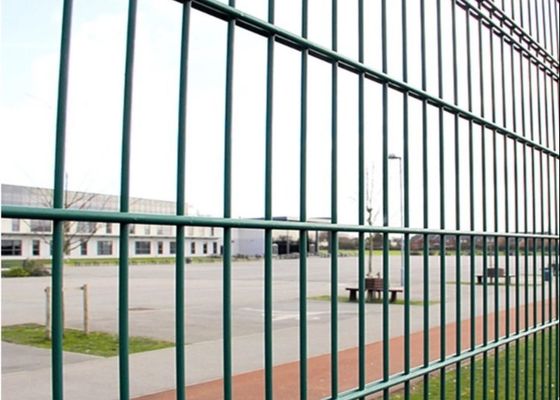 OHSAS 18001 Żelazny drut 565/868 Ogrodzenie z siatki powlekanej PCV