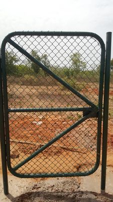 Tennis Court Galwanizowany Chainlink Ogrodzenie Cyclone Wire Diamond Mesh Czarny Pvc powlekany 6ft 8ft Mesh Otwarcie 50*50mm