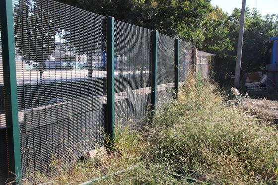 Farm Anticlimb Ogrodzenie I Brama Z 358 Zgrzewanymi Siatkami Panelowymi