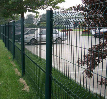 Wykrzywiona spawana sieć drutu gorąco zanurzona 3D zakrzywiony trójkąt zakrzywiony ogrodzenie
