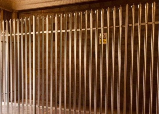 Panele ogrodzeniowe z metalową palisadą w stylu europejskim, powlekane PCV, o wysokości 3,6 m, zapewniające bezpieczeństwo na drogach kolejowych