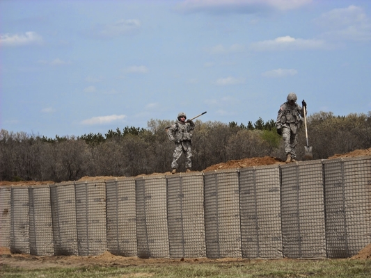 Wysokość 1,0 m Hesco Bastion Wall Heavy Duty ocynkowana ogniowo 5,0 mm