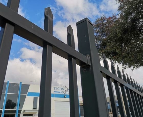 Zinc Design 6ft Rurowe metalowe ogrodzenia z czarnej siatki powlekanej PCV
