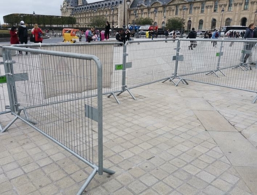 Plastic Galvanized Steel Aluminium Crowd Control Barricade Fence Mobile Foldable Safety Pieszą barierę Event Concert