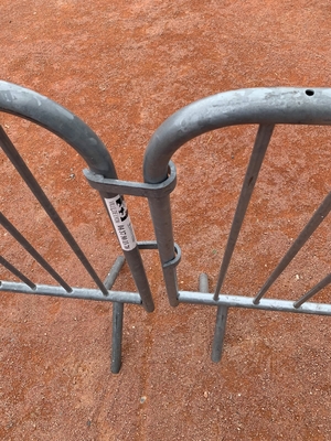 V Shape Feet Crowd Barrier Fencing Ocynkowany ogniowo 1,1 * 2,5 m europejski